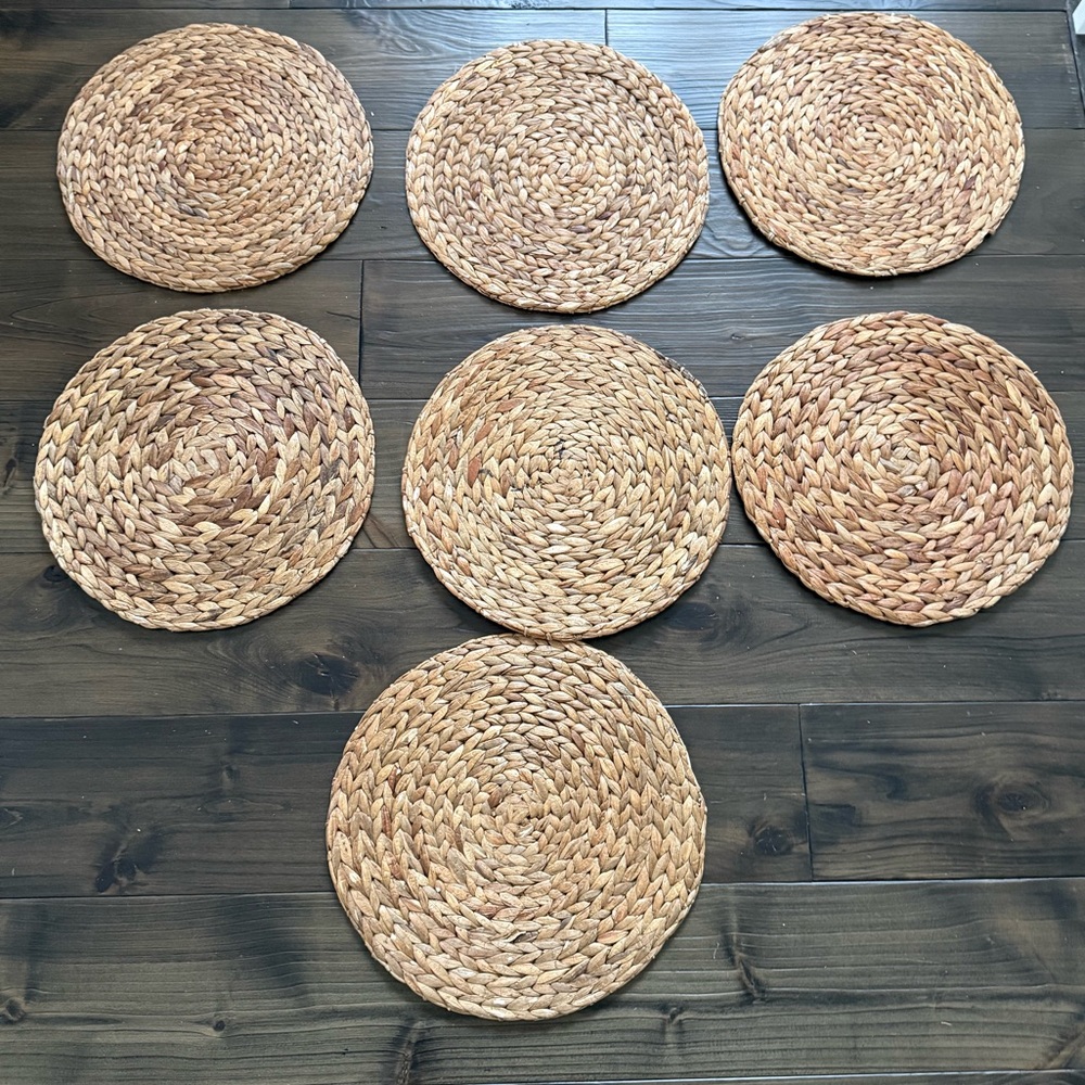 Set of 7 Woven Round Hyyacinth Placemats